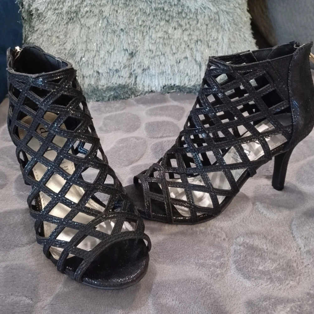 a.n.a Shoes Black Lattice Heeled Ankle Boots Booties Size 5 New - Picture 2 of 7